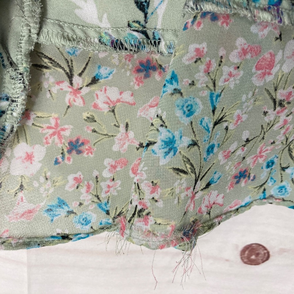SOHO Top Womens Small Green Faux Wrap Blouse Floral Tie Waist Flutter Sleeve - Picture 6 of 8
